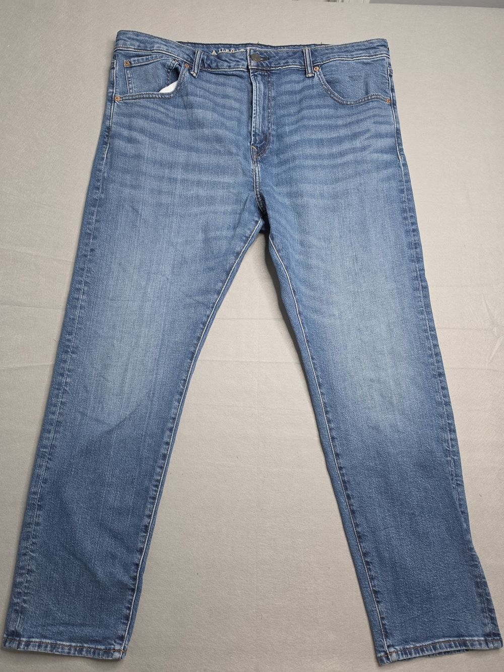 American Eagle Men's Straight Fit Jeans Medium Wash Blue Denim Size 40x32 Flex